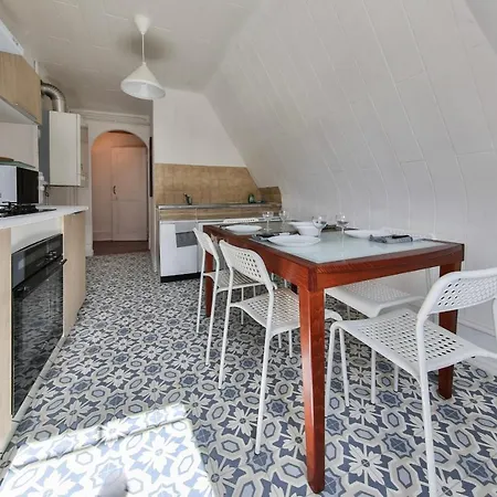 Generous 3-bedrooms Under The Roof Downtown - Dodo Et Tartine Apartmán *