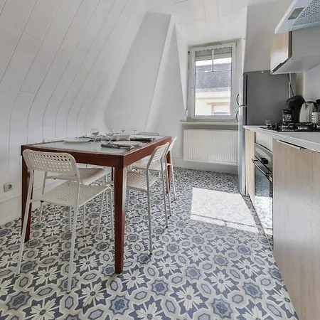Generous 3-bedrooms Under The Roof Downtown - Dodo Et Tartine Apartmán *